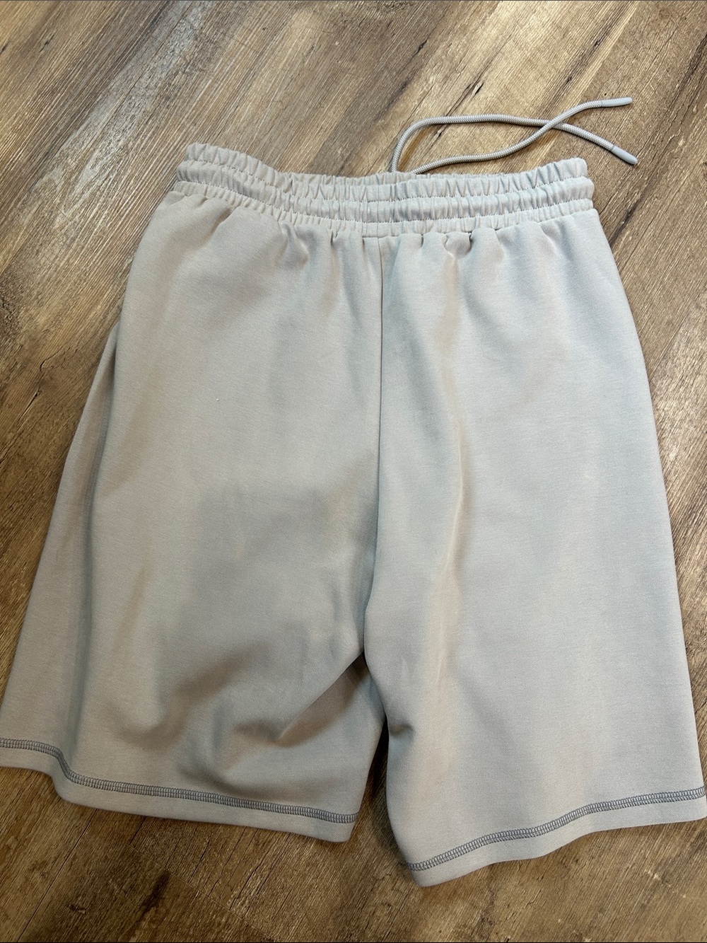 Aelfric Eden Light Gray Hoodie & jorts set - Picture 4 of 16
